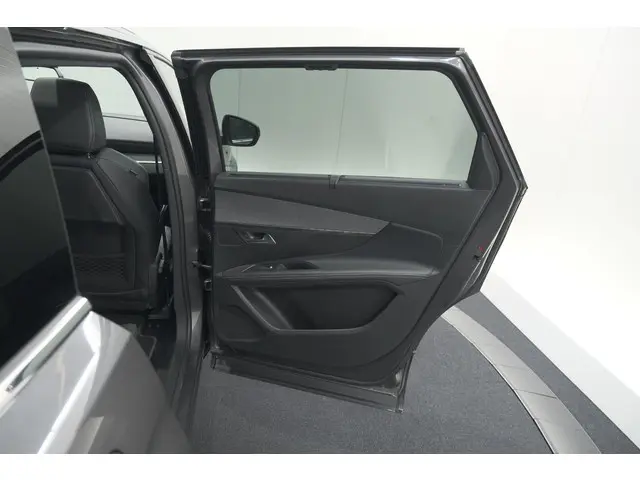 Peugeot 5008 PureTech 130 EAT8 GT-Line 2020 Benzine 66