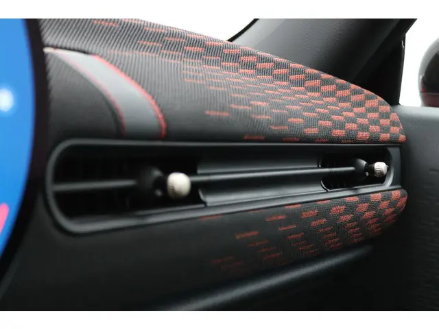 MINI 3-Deurs Cooper C 2024 Benzine 23