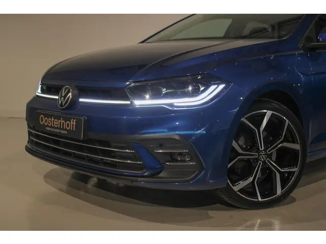 Volkswagen Polo 1.0 TSI Business PANO | IQ 2024 Benzine 16