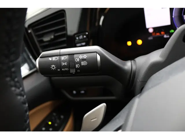 Lexus NX 450h+ AWD 35th Edition 2026 Hybride Benzine 29