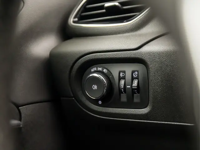 Opel Grandland X 1.2 Turbo Sport 2021 Benzine 21