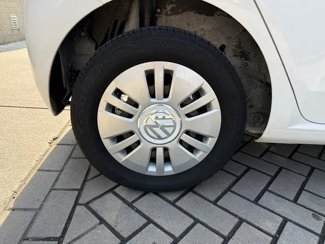 Volkswagen up! 1.0 take up! BlueMotion 2013 Benzine 9