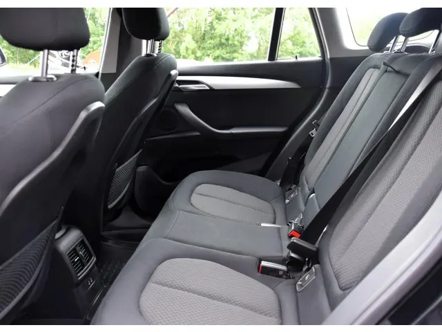 BMW X1 XDrive25e 2021 Hybride Benzine 17