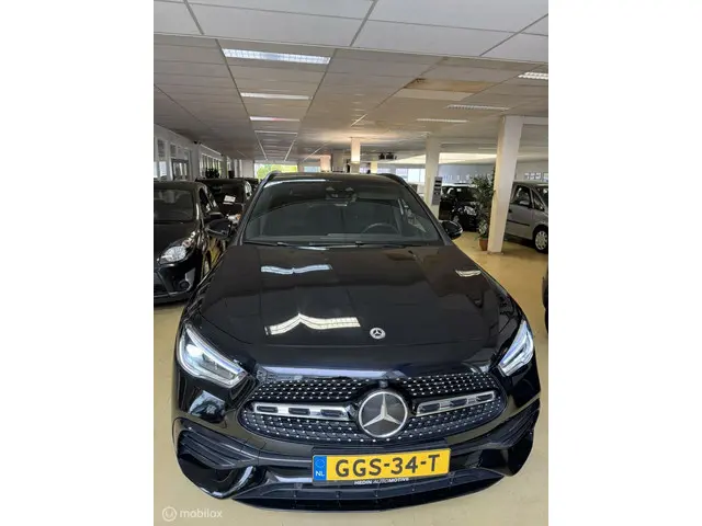 Mercedes-Benz GLA 200 AMG Line 2023 Benzine 23