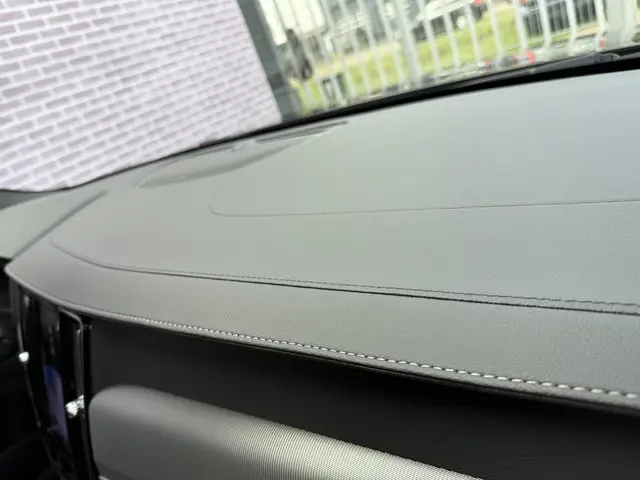 Volvo V90 B4 D Plus Dark 2023 Diesel 17