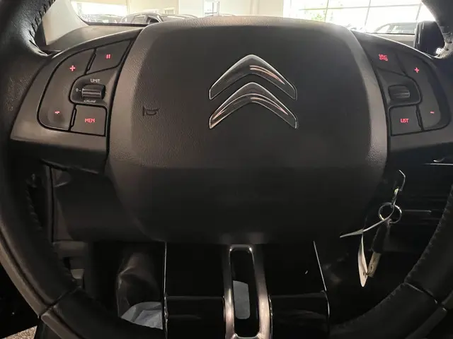Citroën C4 Cactus 1.2 PureTech Shine 2018 Benzine 15