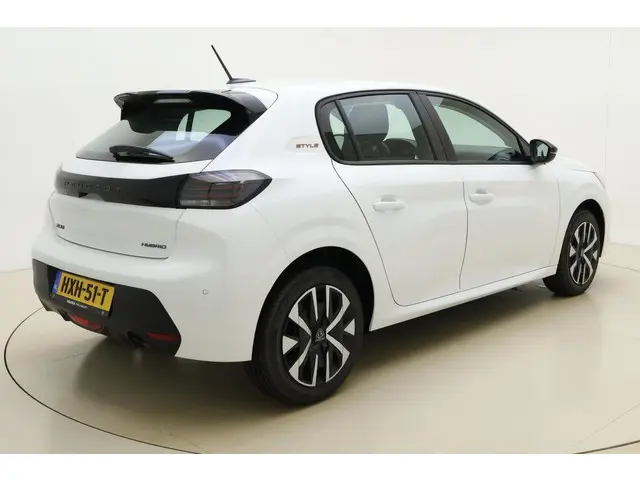 Peugeot 208 1.2 Hybrid e-DCS6 Style 2025 Hybride Benzine 2