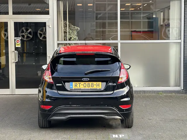 Ford Fiesta 1.0 EcoBoost Black Edition 2017 Benzine 4