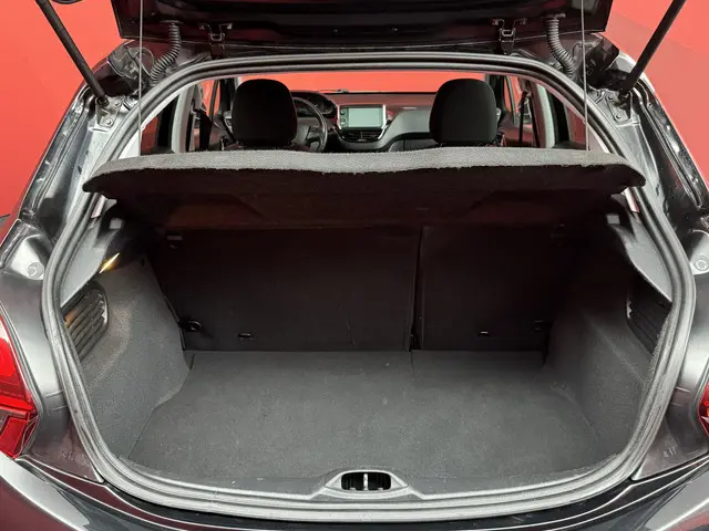 Peugeot 208 1.2 PureTech GT-line 2017 Benzine 12