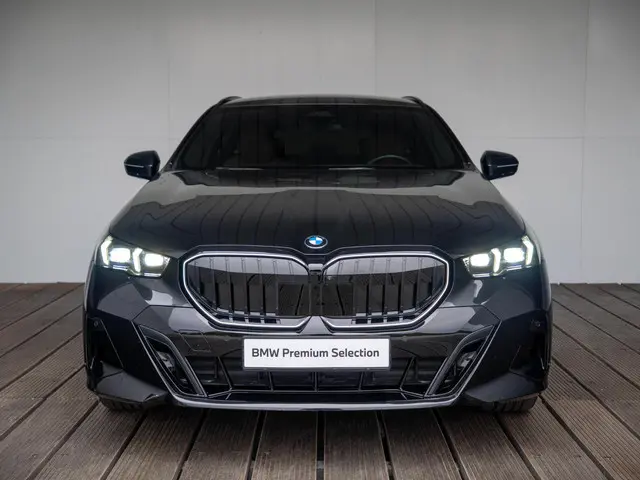 BMW 5 Serie Touring 520i 2025 Benzine 3