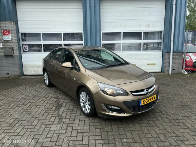 Opel Astra NOTCHBACK 1.6 Turbo Sport 2012 LPG/Gas 7