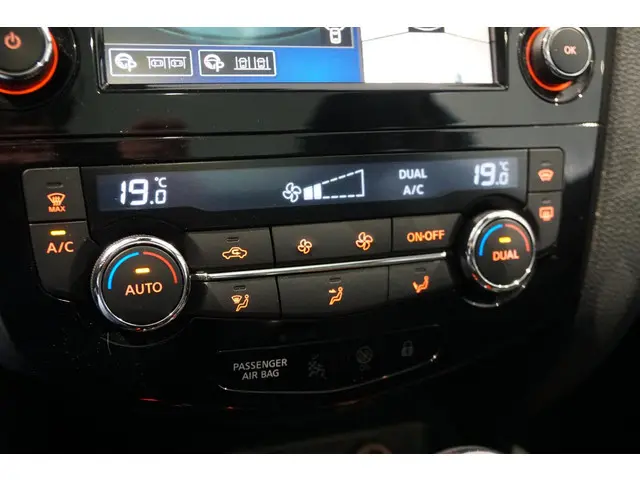 Nissan QASHQAI 1.3 DIG-T Tekna 2019 Benzine 24