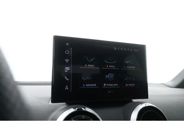 Audi Q2 35 TFSI 150PK S Edition 2025 Benzine 9