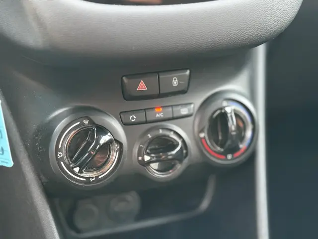 Peugeot 208 1.2 VTi|Airco|Trekhaak|Cruise|Navi 2014 Benzine 10
