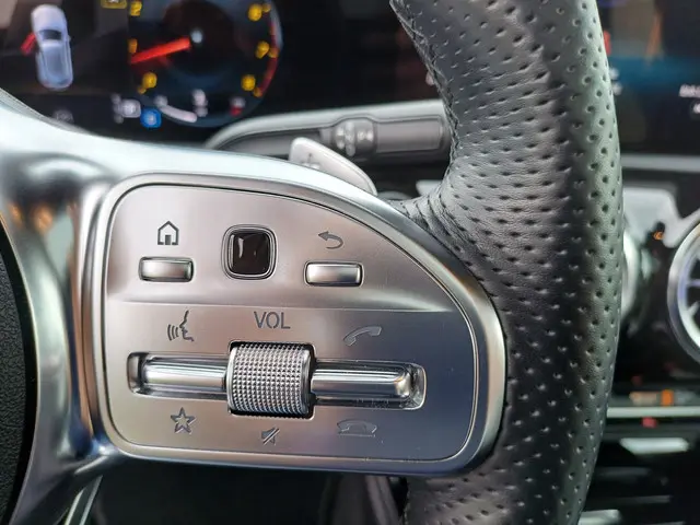 Mercedes-Benz A-Klasse 250 Premium Plus 2022 Benzine 42