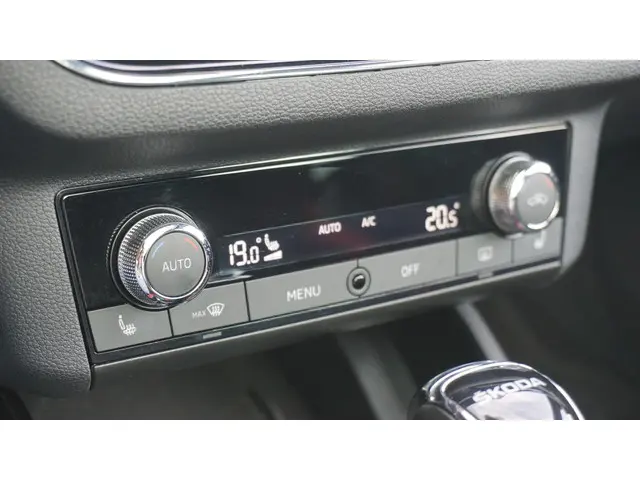 Škoda Kamiq 1.0 TSI 116pk DSG Monte Carlo 2021 Benzine 18
