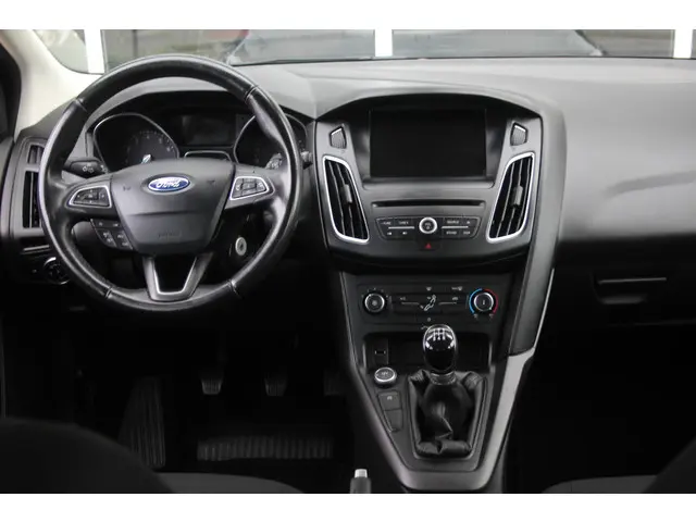 Ford Focus Wagon 1.0 Trend Edition 2015 Benzine 18