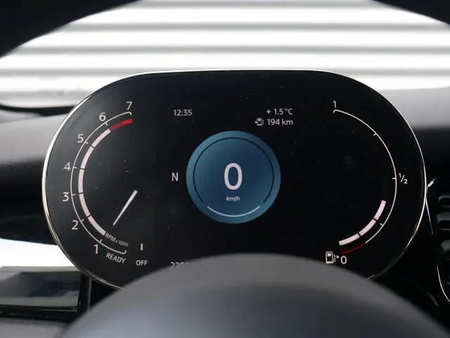 MINI 3-Deurs One 2022 Benzine 19