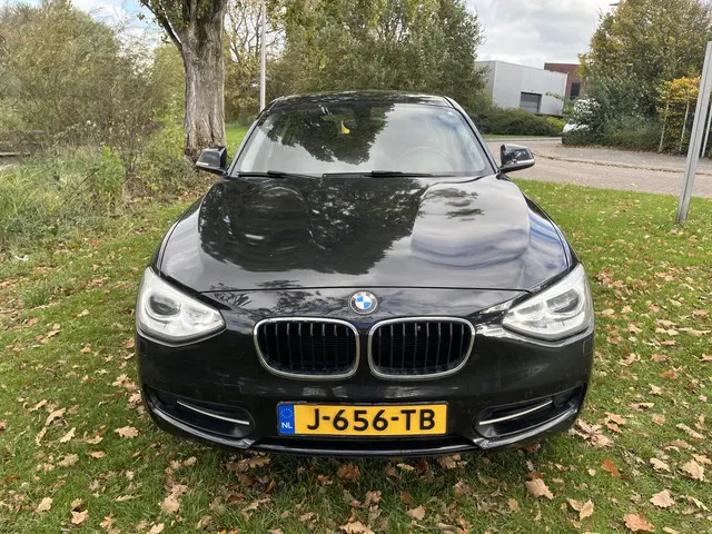 BMW 1 Serie 118i Executive 2014 Benzine 6