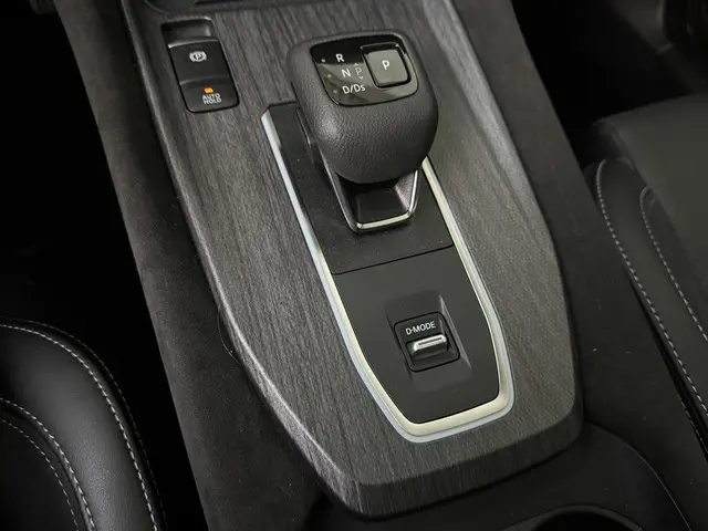 Nissan QASHQAI 1.3 MHEV Xtronic Tekna Plus 2025 Benzine 19