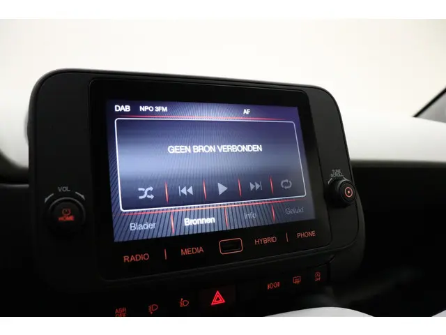 Fiat Panda 1.0 Hybrid Pandina 2025 Benzine 22