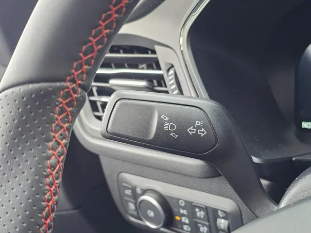 Ford Kuga 2.5 PHEV ST-Line X 2025 Hybride Benzine 18