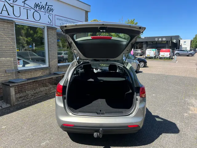 Kia cee'd Sportswagon 1.6 GDI ComfortLine 2015 Benzine 6