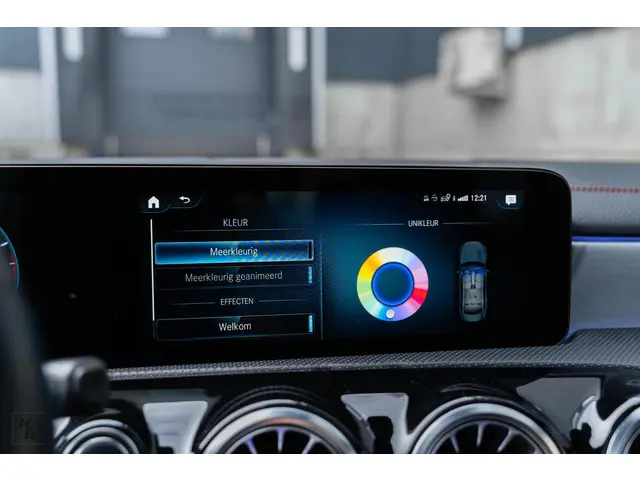 Mercedes-Benz CLA 200 Premium Plus 2020 Benzine 57