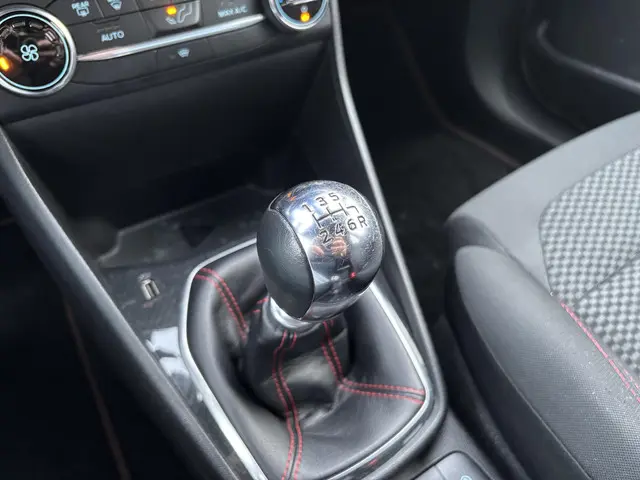 Ford Fiesta 1.0 EcoBoost ST-Line 2019 Benzine 21