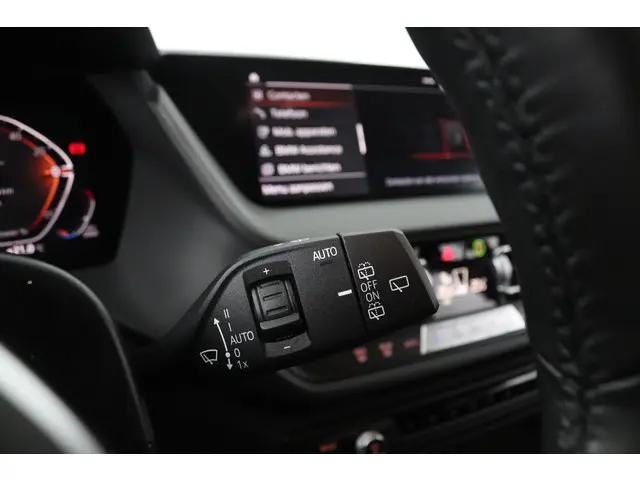 BMW 1 Serie 118i M-sport 2022 Benzine 31
