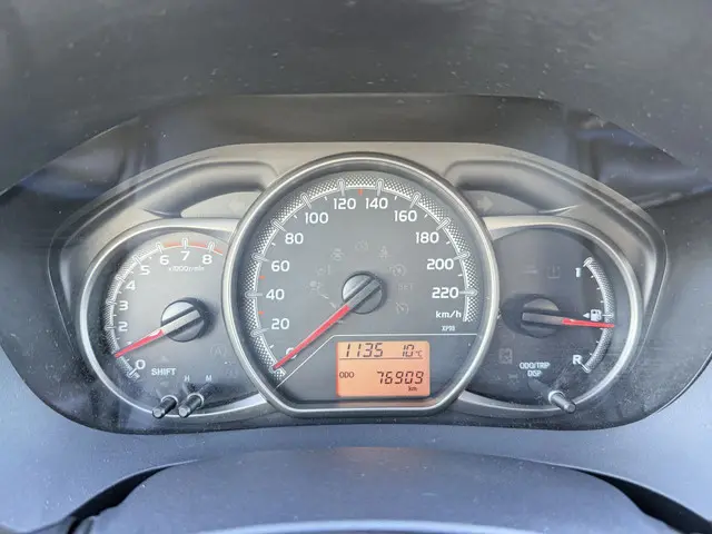 Toyota Yaris HB 1.0 VVt-i Aspiration 2015 Benzine 25