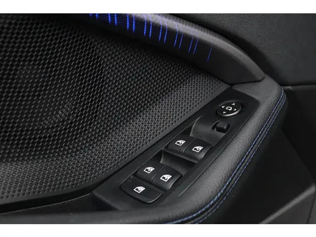 BMW 1 Serie 118i Business Edition 2022 Benzine 43