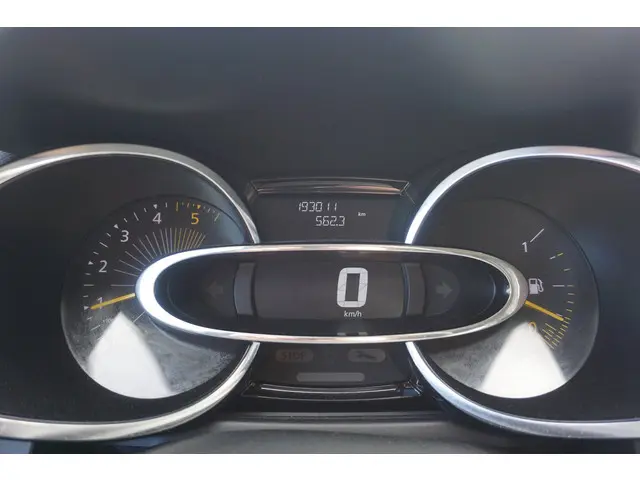 Renault Clio 1.5 dCi ECO Expression 2013 Diesel 10