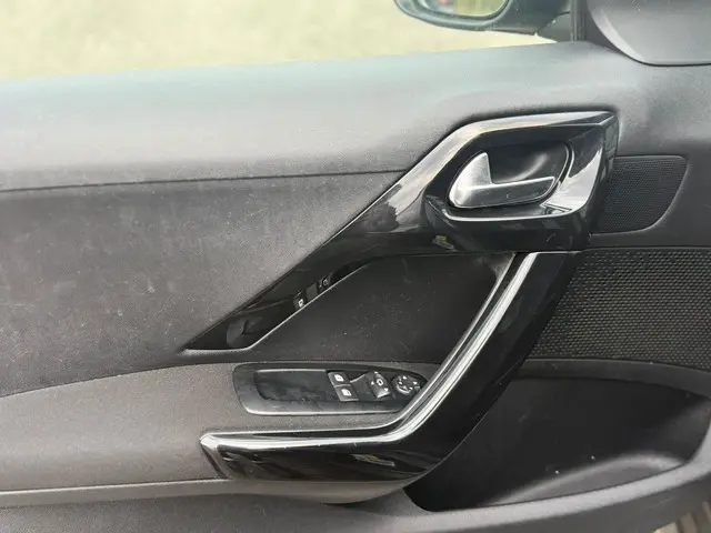 Peugeot 208 1.2 PureTech Style Pack 2015 Benzine 14