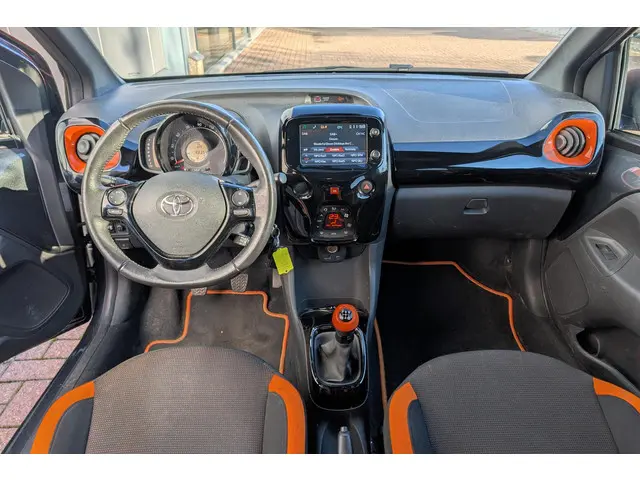 Toyota Aygo 1.0 VVT-i x-JBL 2021 Benzine 16