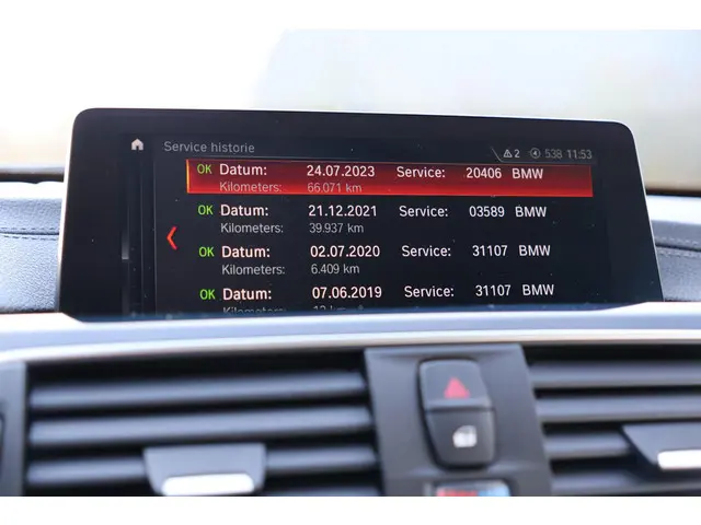 BMW 3 Serie GT 320i High Executive 2020 Benzine 39