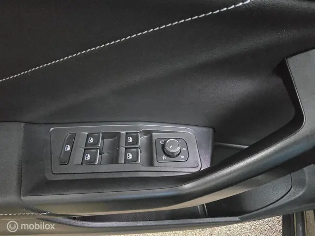 Volkswagen T-Roc 1.5 TSI R-Line 2023 Benzine 23