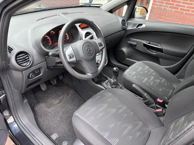 Opel Corsa 1.2-16V Cosmo 2014 Benzine 16