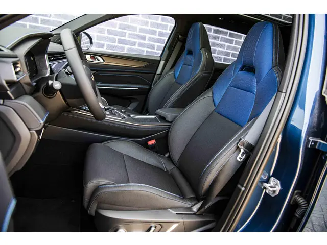 Lynk & Co 01 1.5 Business Edition 2025 Hybride Benzine 7