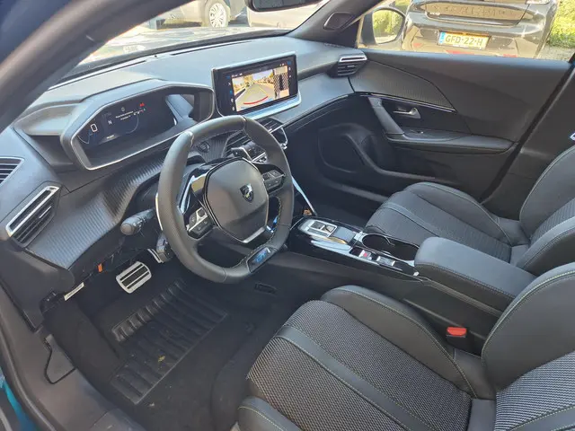 Peugeot 2008 1.2 Hybrid 145 GT 2025 Hybride Benzine 5