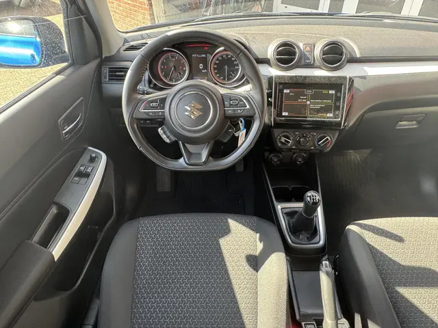 Suzuki Swift 1.2 Select Smart Hybrid 2022 Benzine 13
