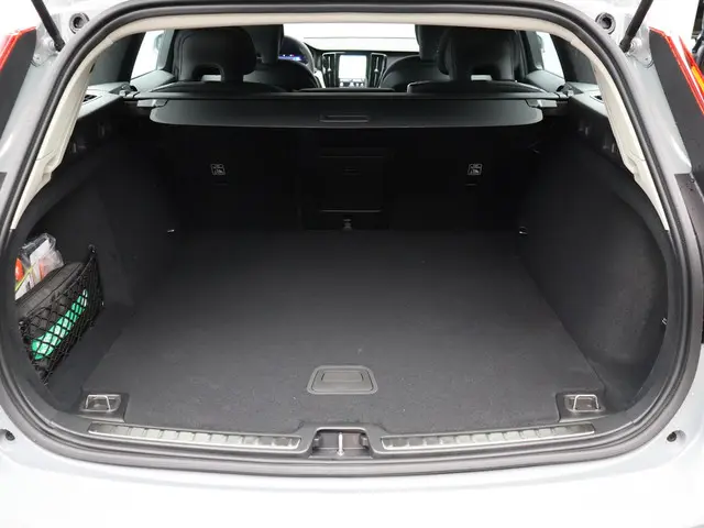 Volvo V60 B4 197PK Essential Edition 2026 Benzine 11