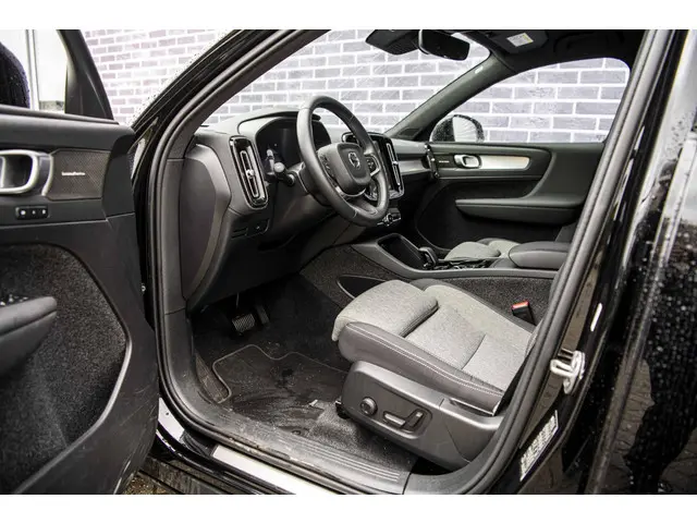 Volvo XC40 2.0 B4 Plus Dark 2024 Benzine 18