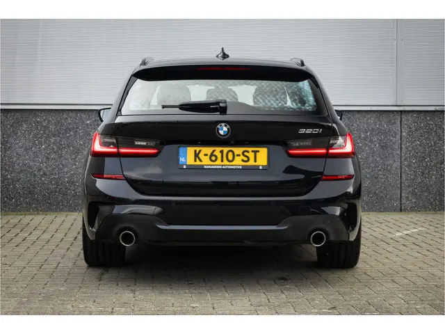 BMW 3 Serie Touring 320i M Sport High Ex 2021 Benzine 10