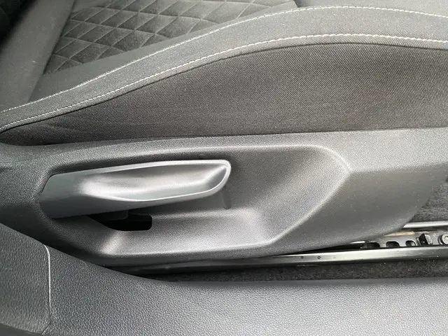 Škoda Scala 1.0 TSI Sport Business 2021 Benzine 32