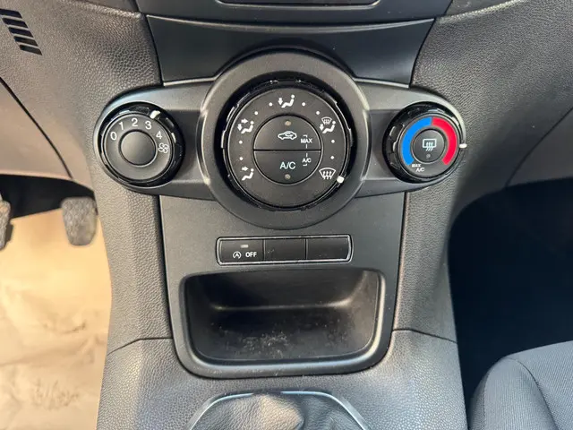 Ford Fiesta 1.0 Style Airco,Led, Navigatie 2015 Benzine 22