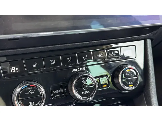 Škoda Superb 1.4 TSI ACT Style Business 2018 Benzine 19