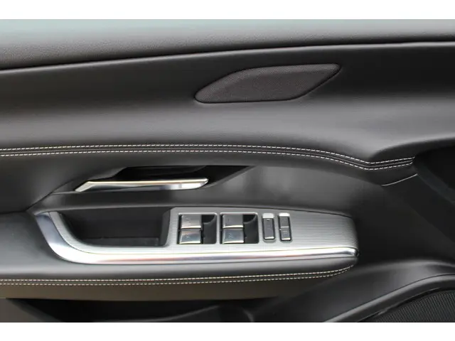 Mazda 6 6e HB Takumi 68.8 kWh 2025 Elektrisch 15