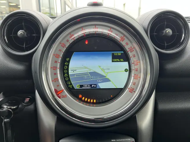 MINI Countryman 1.6 One Knockout Edition 2014 Benzine 77