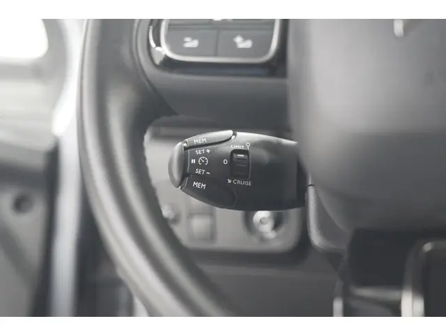 Citroën C3 PureTech 110 EAT6 Shine 2022 Benzine 35